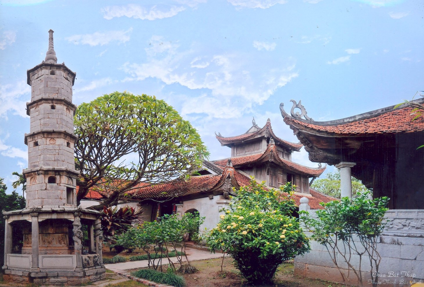 Hanoi Countryside Bike Tour – But Thap Dong Ho Phat Tich 1 Day
